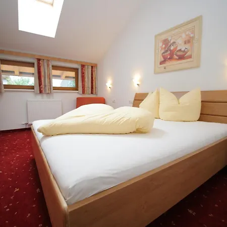 Spacious In Near Area Uderns