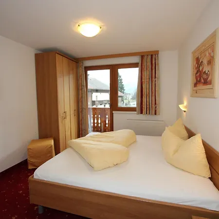 Spacious In Near Area Apartment Uderns