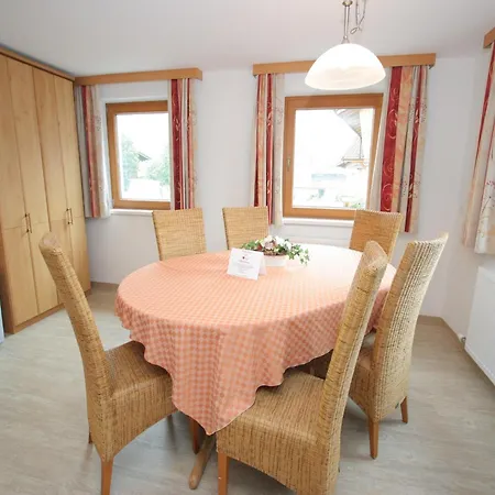 Spacious In Near Area Apartment Uderns