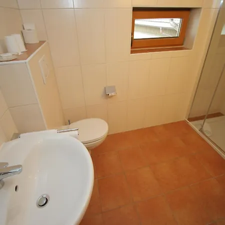 Appartamento Spacious In Near Area Uderns