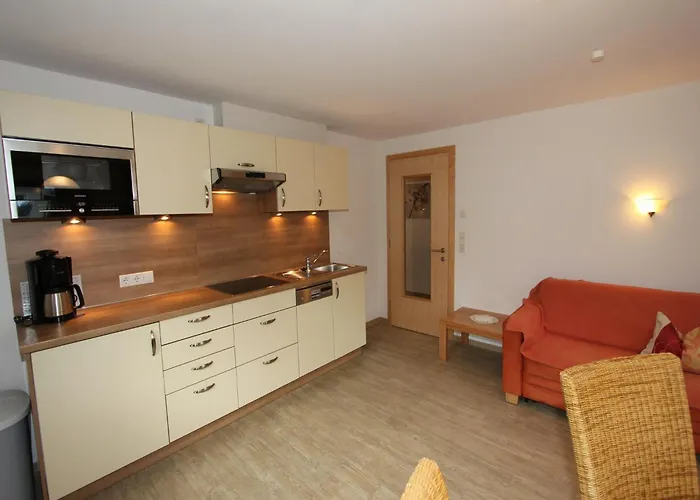 Spacious In Near Area Uderns