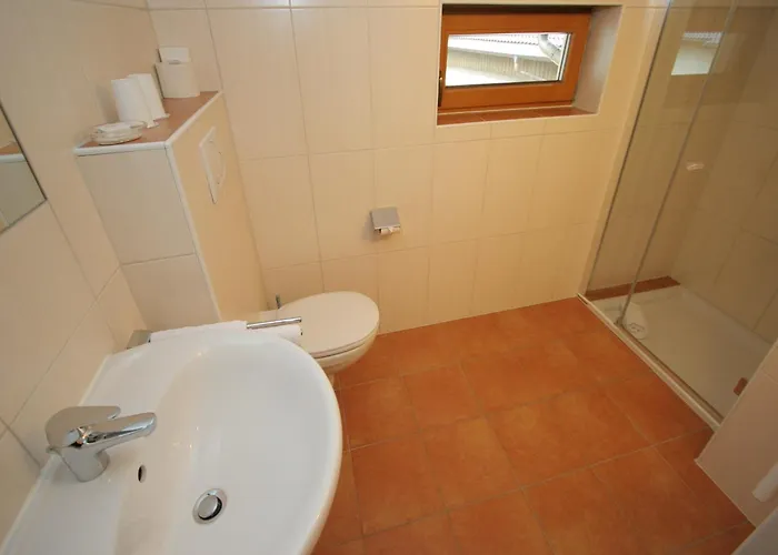 Apartman Spacious In Near Area Uderns